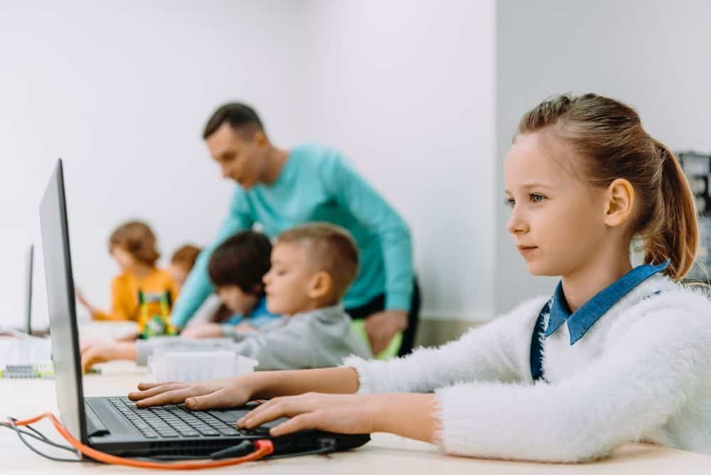 How to Help Kids to Get a Good Computing Education at School