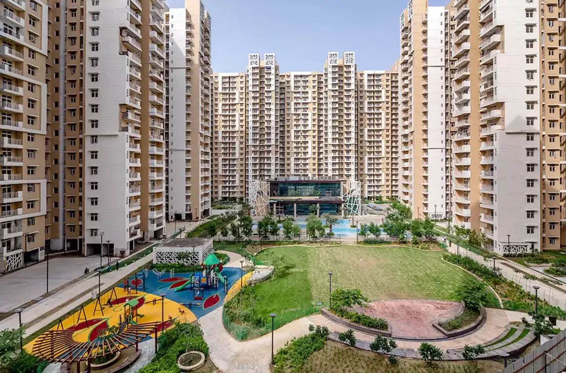 Mahagun Mywoods Ready To Move Apartments